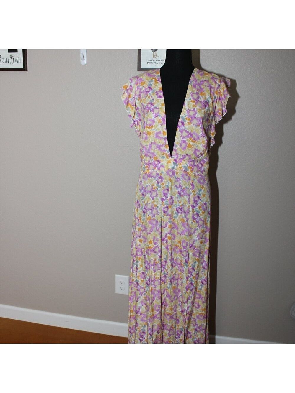 Showpo Womens Dyliah Frill Plunge Maxi Dress Floral Thigh High Split Size 14 NWT - Picture 2 of 11